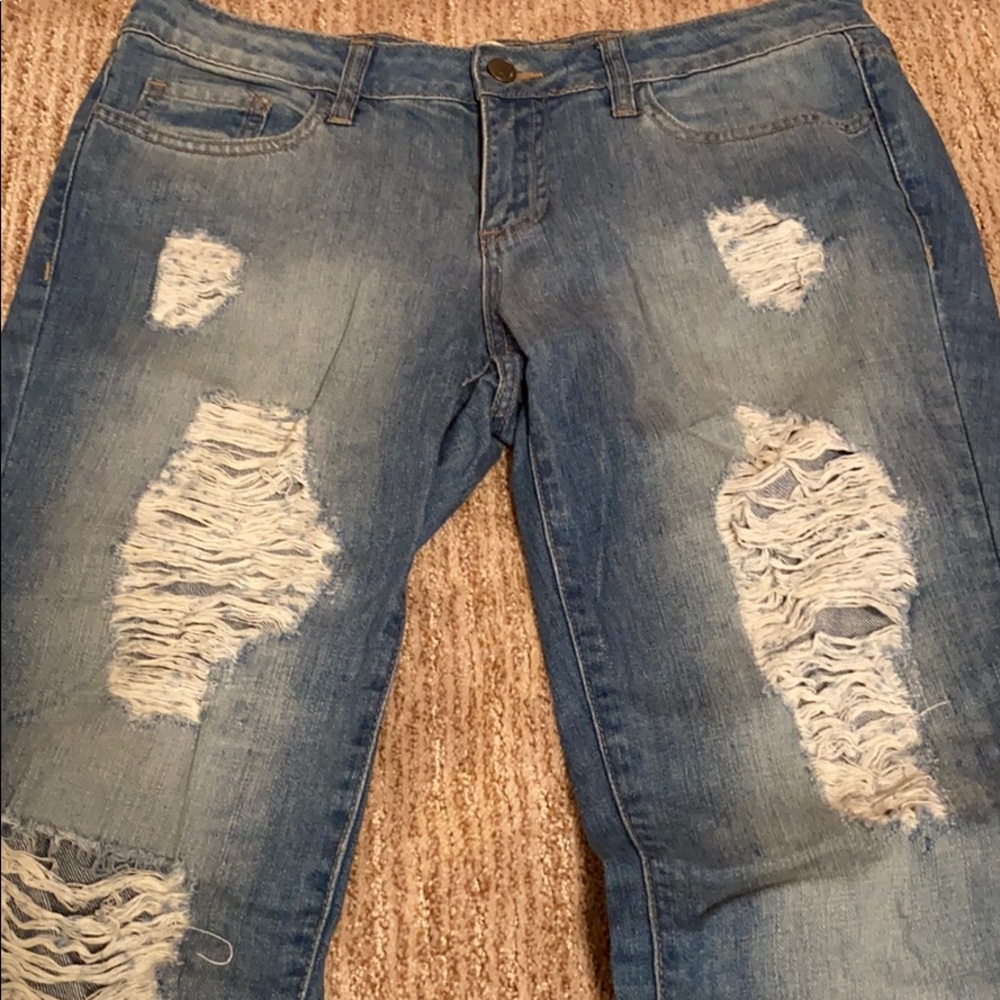 Forever 21 Ripped Jeans Size 29